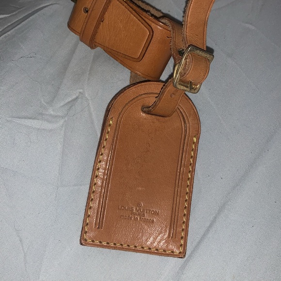 Louis Vuitton luggage tag good condition - Picture 2 of 9